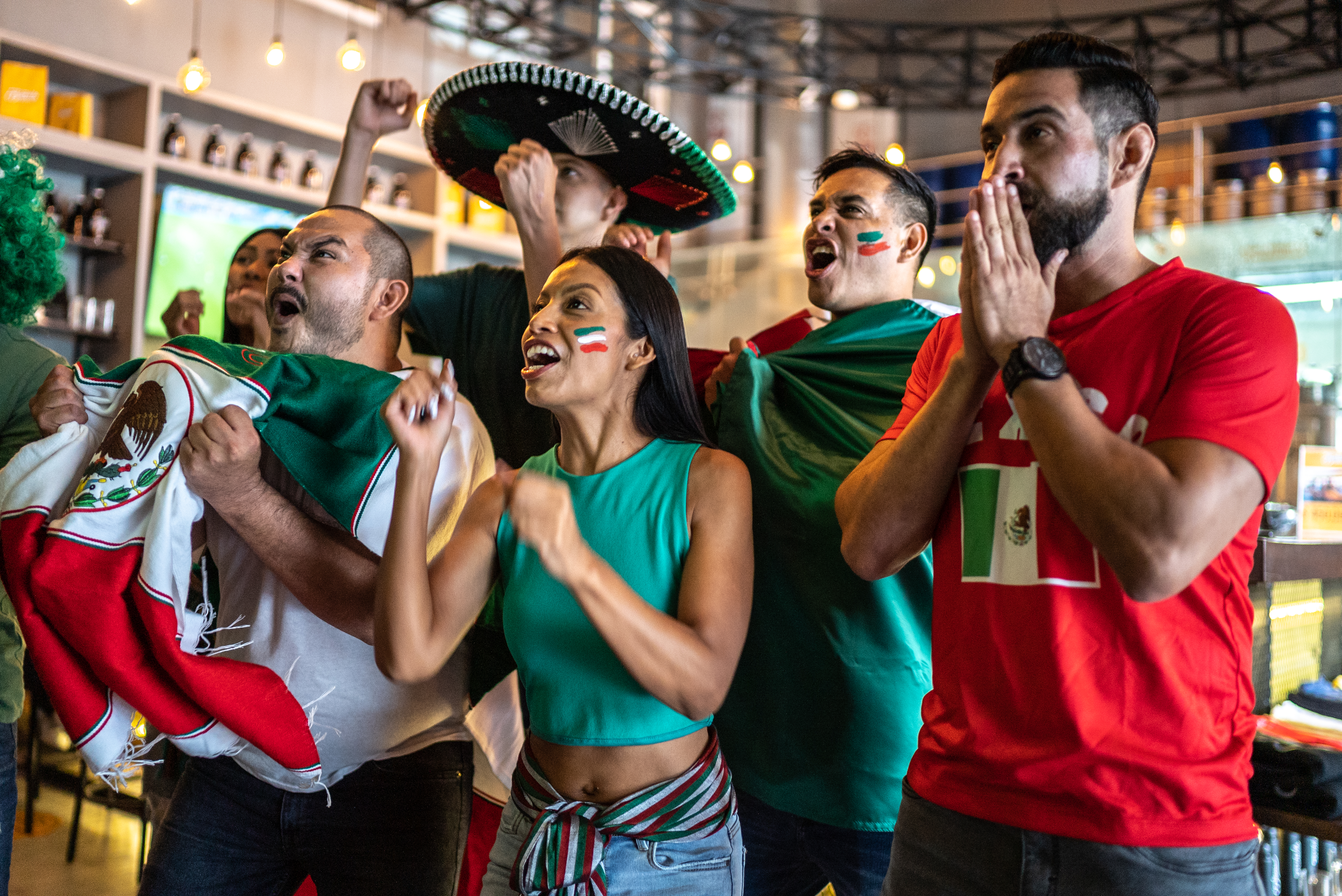 Mexicanos viendo la Copa del mundo Qatar 2022